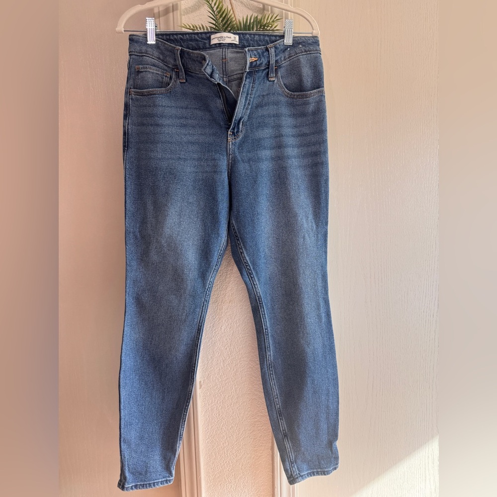 Abercrombie & Fitch skinny high rise Women’s Jeans in Medium Blue
